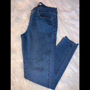 Levi’s 710 Super Skinny Jeans